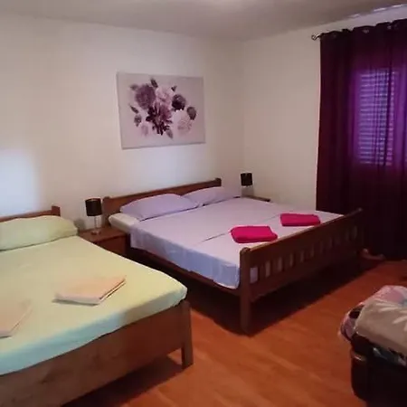 Apartma Aja Lägenhet