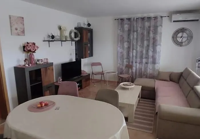 Apartma Aja Lägenhet *