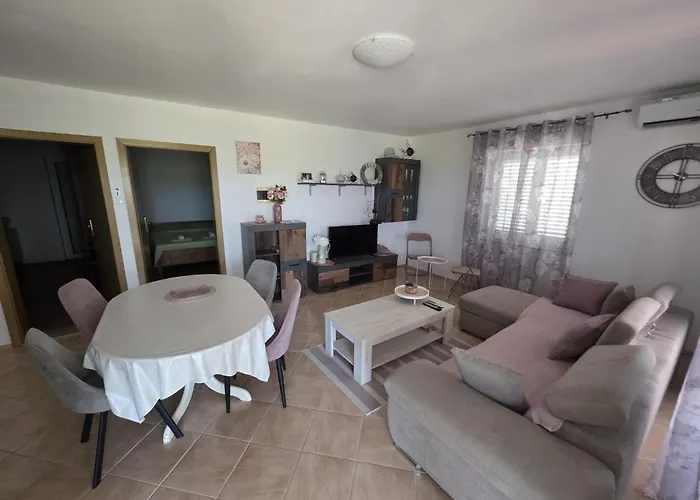 Lägenhet Apartma Aja *