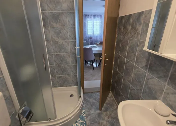 Apartma Aja