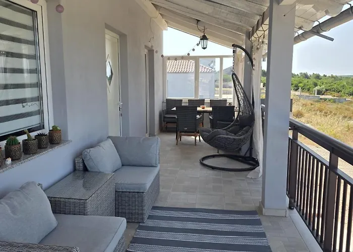 Apartman Apartma Aja *