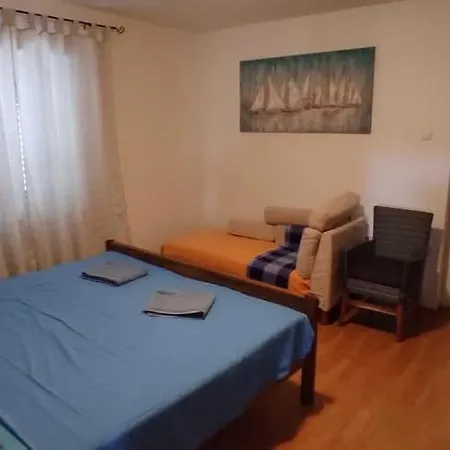 Apartma Aja Apartment Debeljak