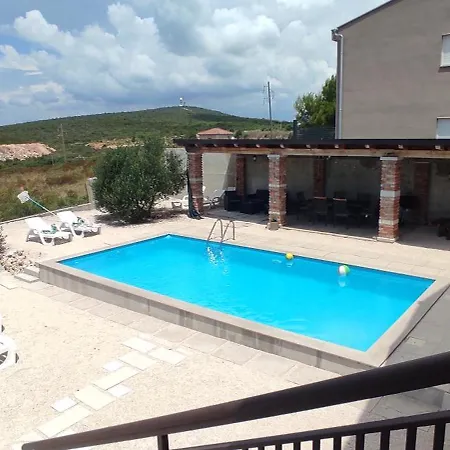 Apartma Aja * Debeljak