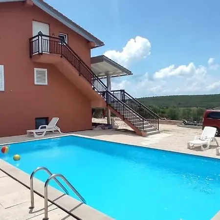 Apartma Aja Debeljak