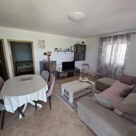 Διαμέρισμα Apartma Aja *
