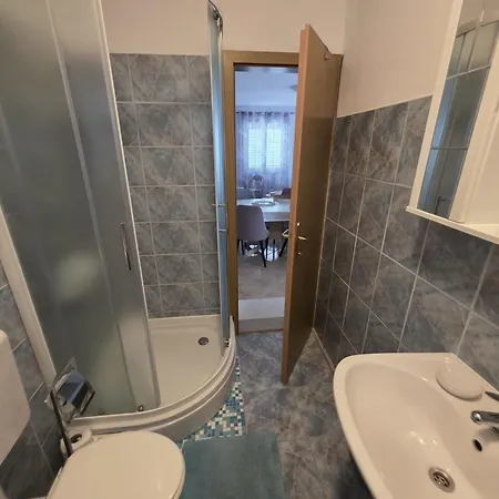 Apartma Aja