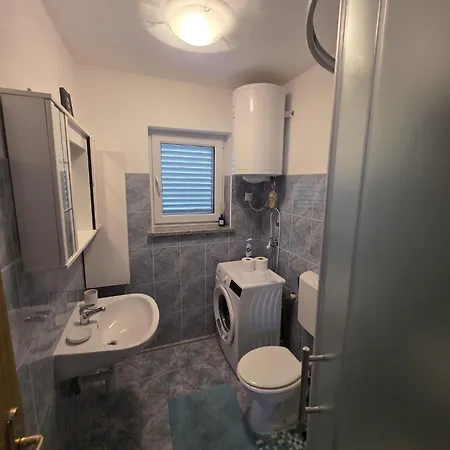 Apartma Aja